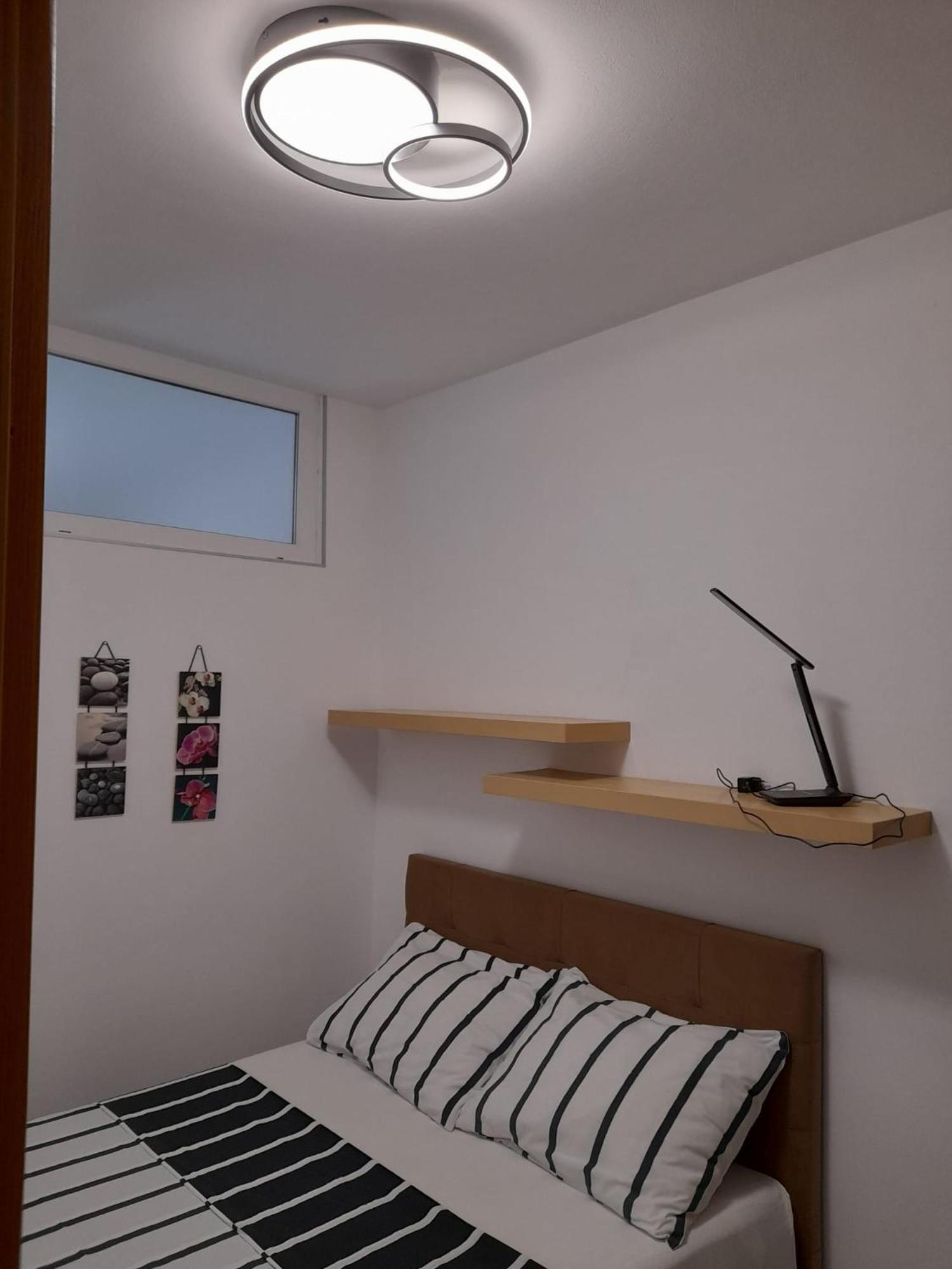Apartments Malou Baška Voda Quarto foto