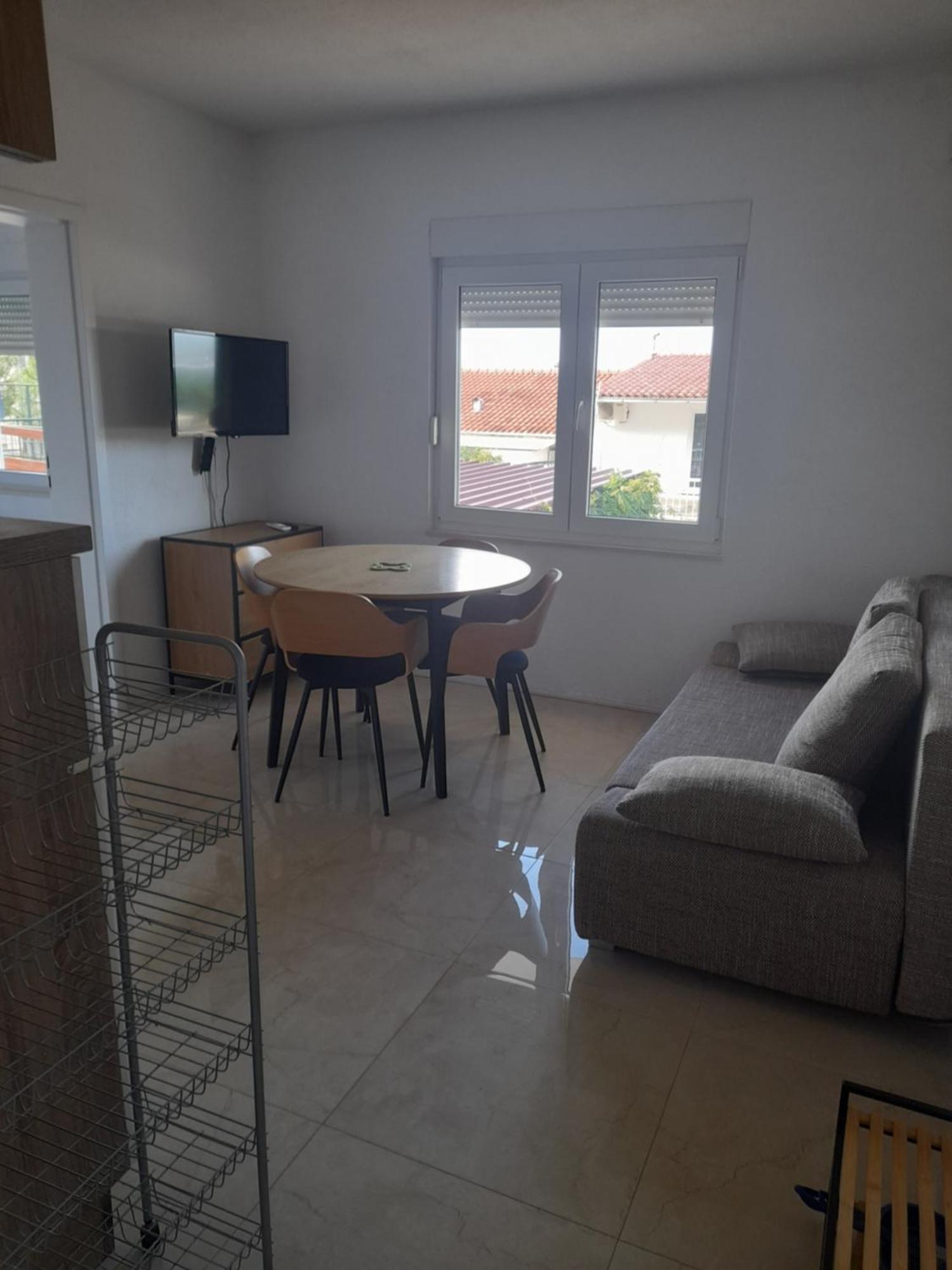 Apartments Malou Baška Voda Quarto foto