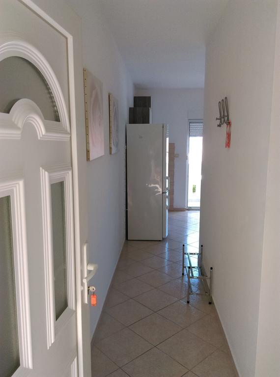 Apartments Malou Baška Voda Quarto foto